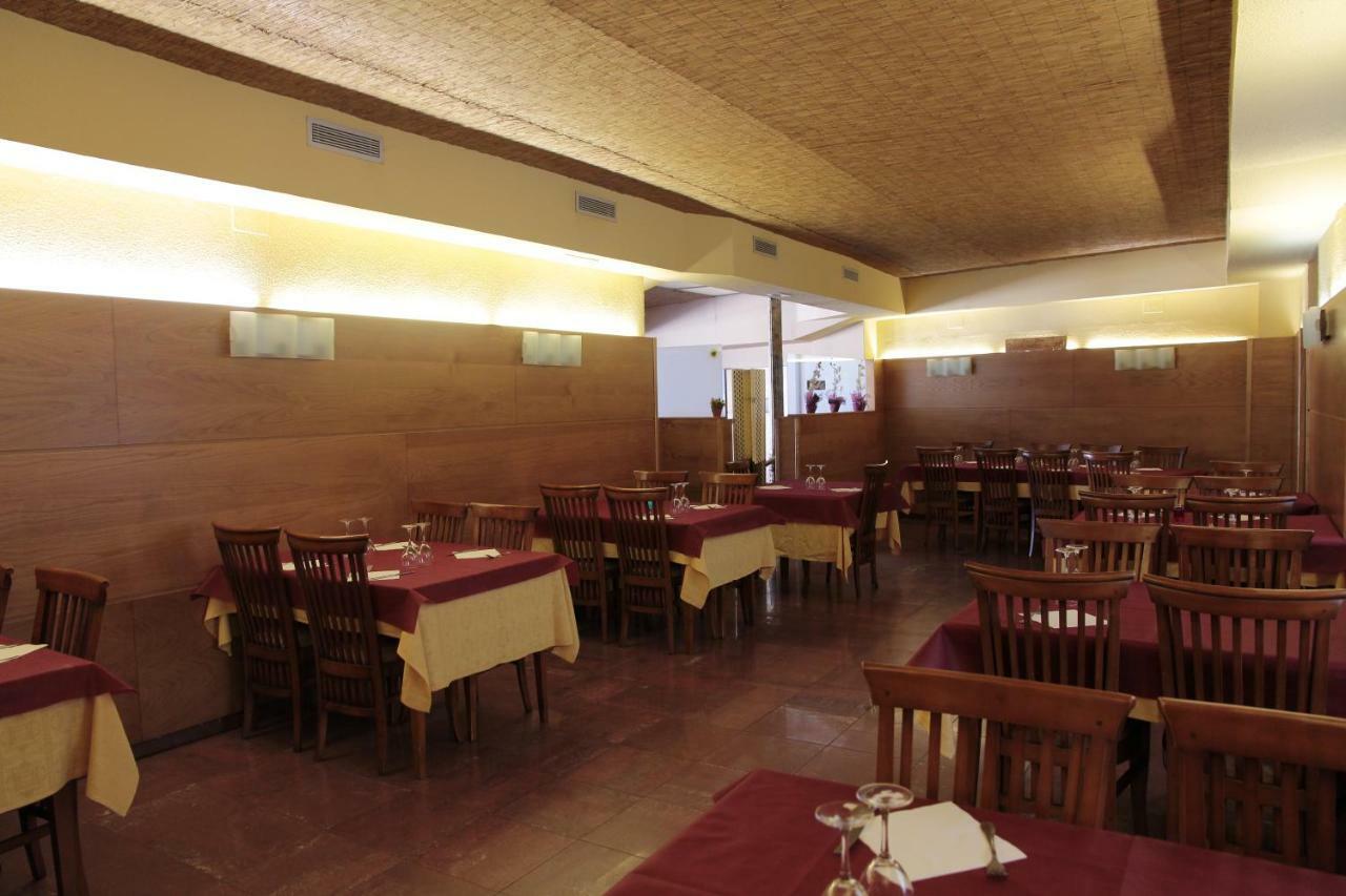 Tirso De Molina Hotel Almazán Екстериор снимка